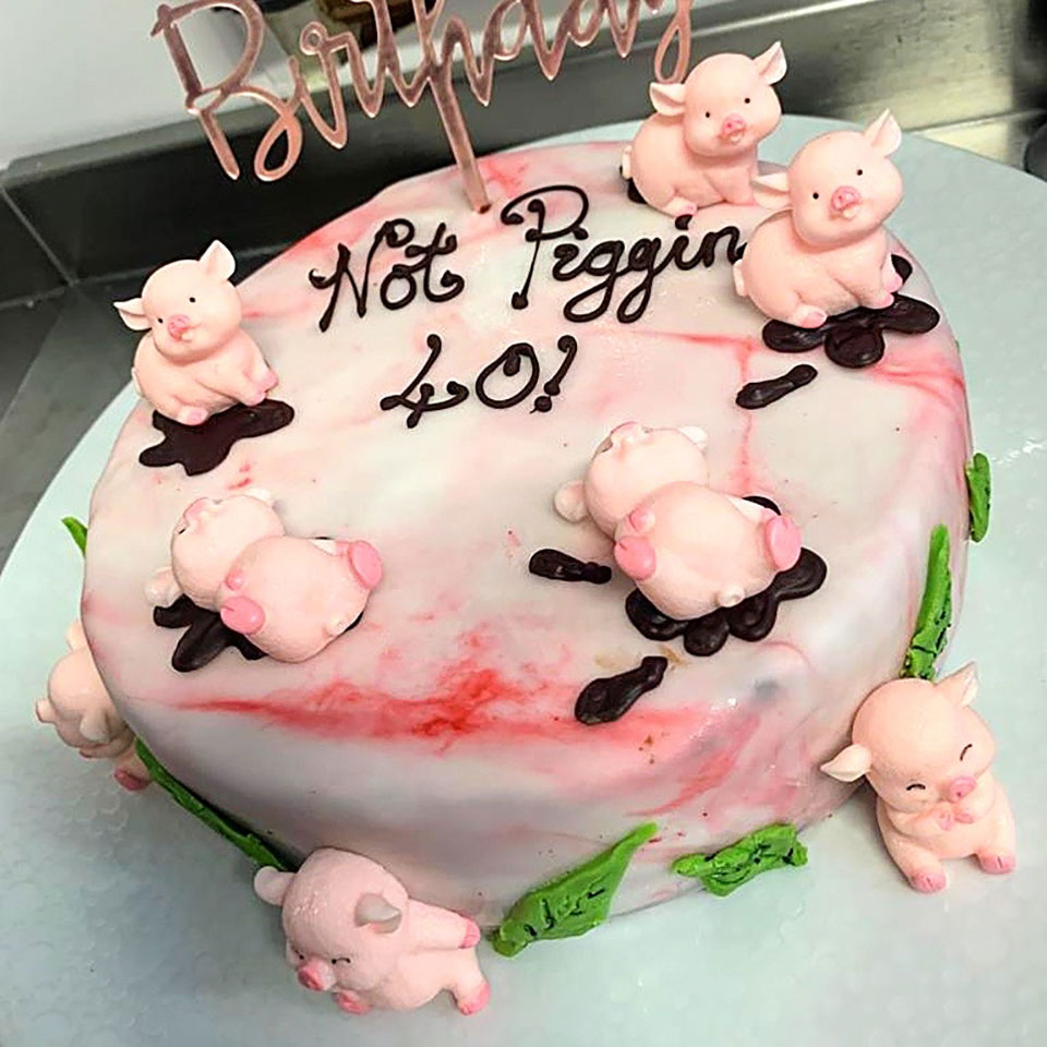 Pig Birthday Cake